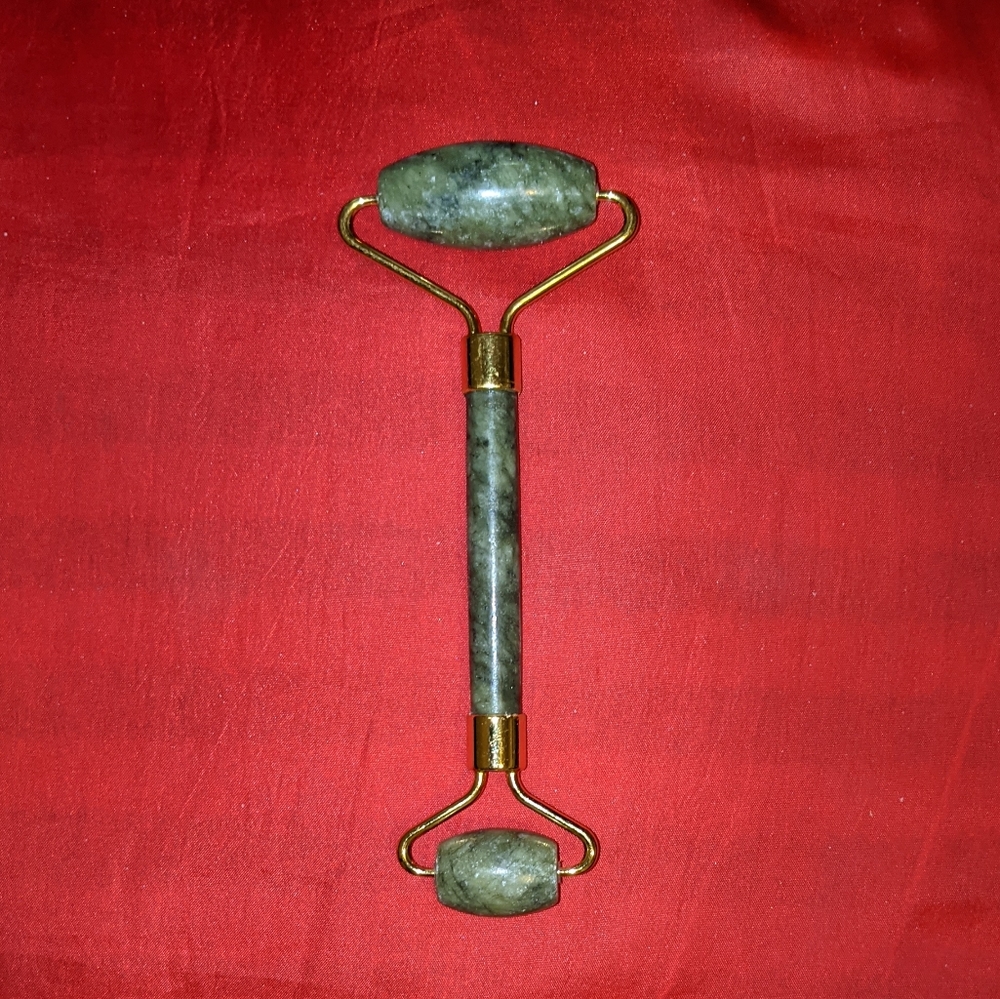 Jade facial roller